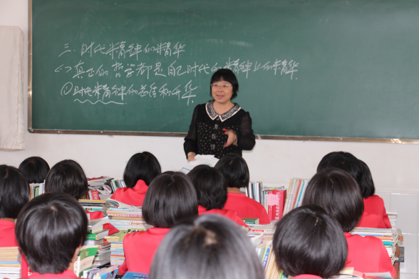 张桂梅3.png